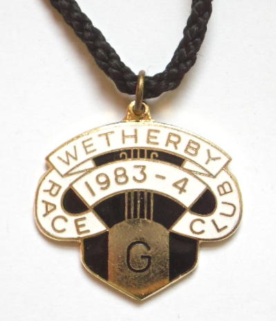 1983 Wetherby horse racing club badge