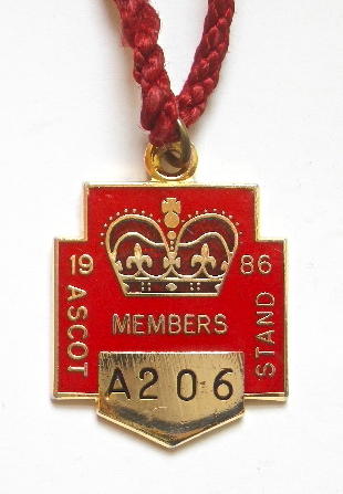 1986 Ascot races horse racing club badge