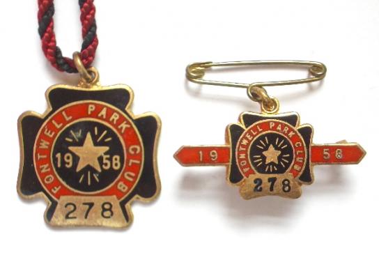 1958 Fontwell Park horse racing club badge pair