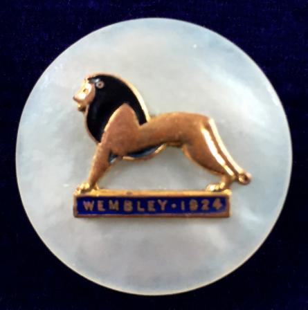 1924 British Empire Exhibition Wembley mother of pearl souvenir badge