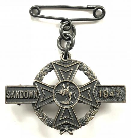 1947 Sandown Park Racecourse horse racing club badge No 343.