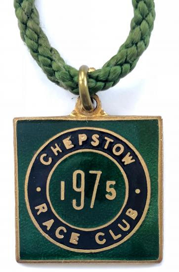 1975 Chepstow Race Club horse racing badge