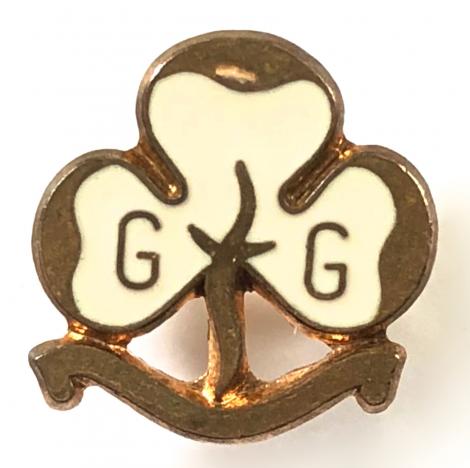 Girl Guides MINIATURE trefoil promise badge