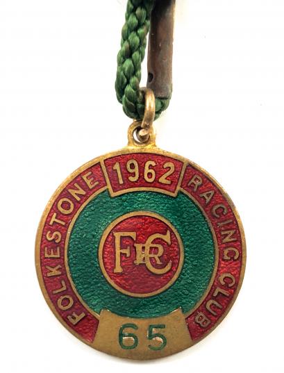 1962 Folkestone horse racing club badge