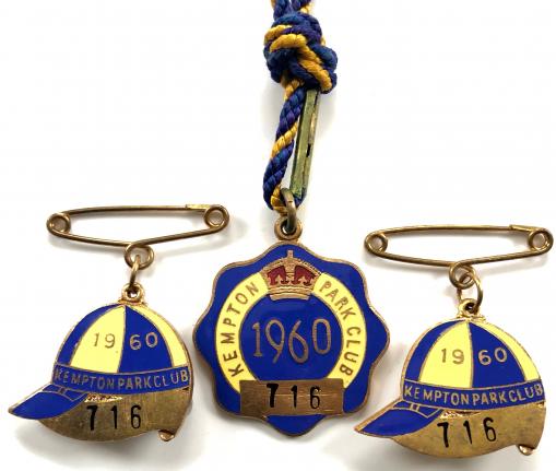 1960 Kempton Park Club horse racing trio of badges