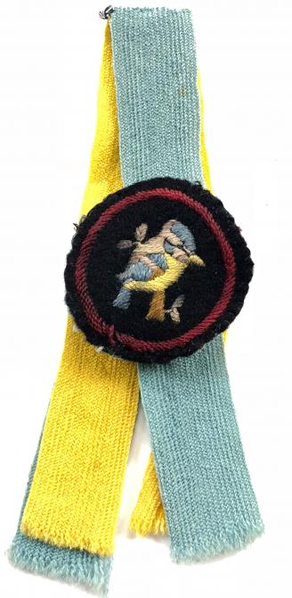 Girl Guides blue tit bird patrol emblem felt badge and knot