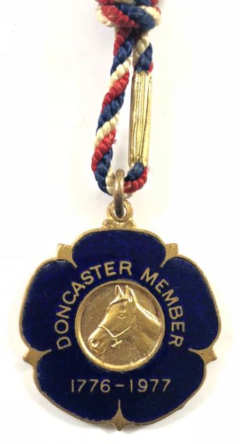1977 Doncaster Racecourse horse racing club member badge No 695