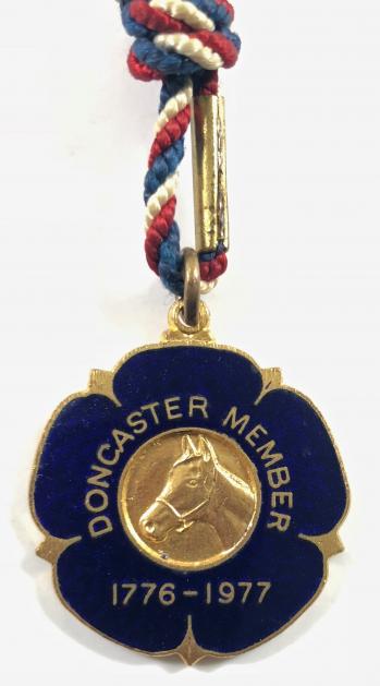 1977 Doncaster Racecourse horse racing club member badge No 696