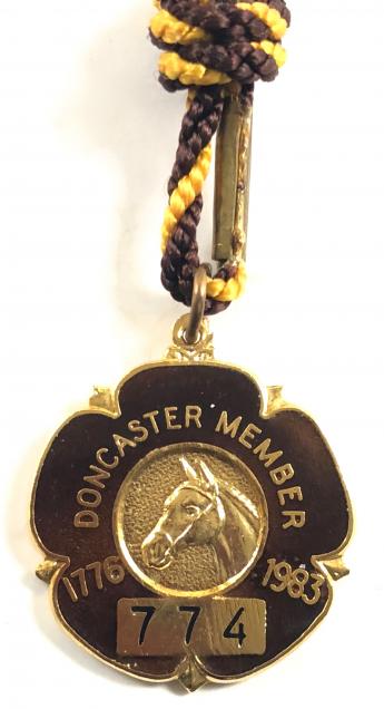 1983 Doncaster Racecourse horse racing badge