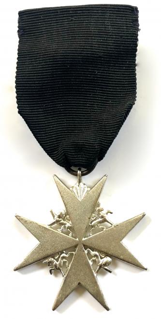 Order of St John Officers, Serving Brother and Sister breast badge