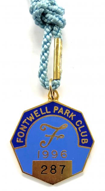 1996 Fontwell Park horse racing club members badge