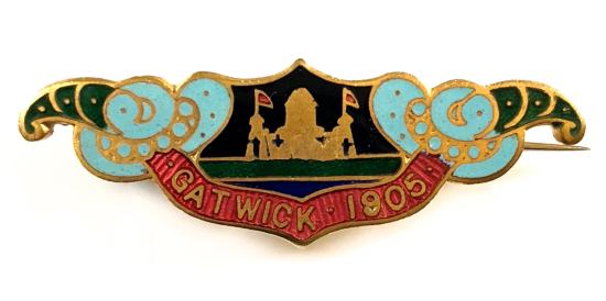 1905 Gatwick Racecourse horse racing club badge