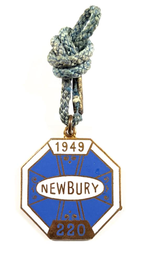 1949 Newbury Racecourse horse racing club badge