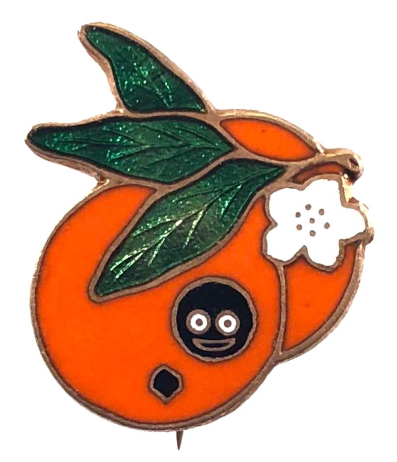 Robertsons pre-war 1932 Golly orange fruit advertising badge