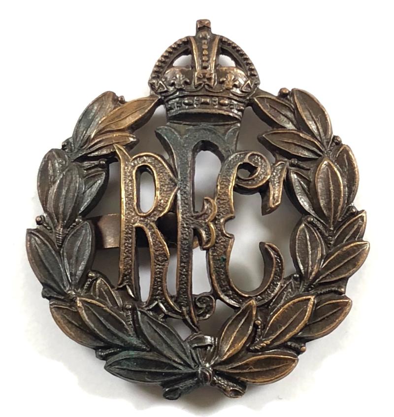 WW1 Royal Flying Corps officer's bronze RFC cap badge GAUNT LONDON