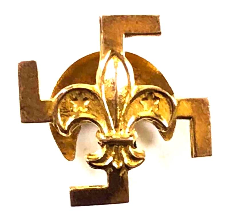 Boy Scouts 9 carat gold fleur de lys buttonhole thanks badge