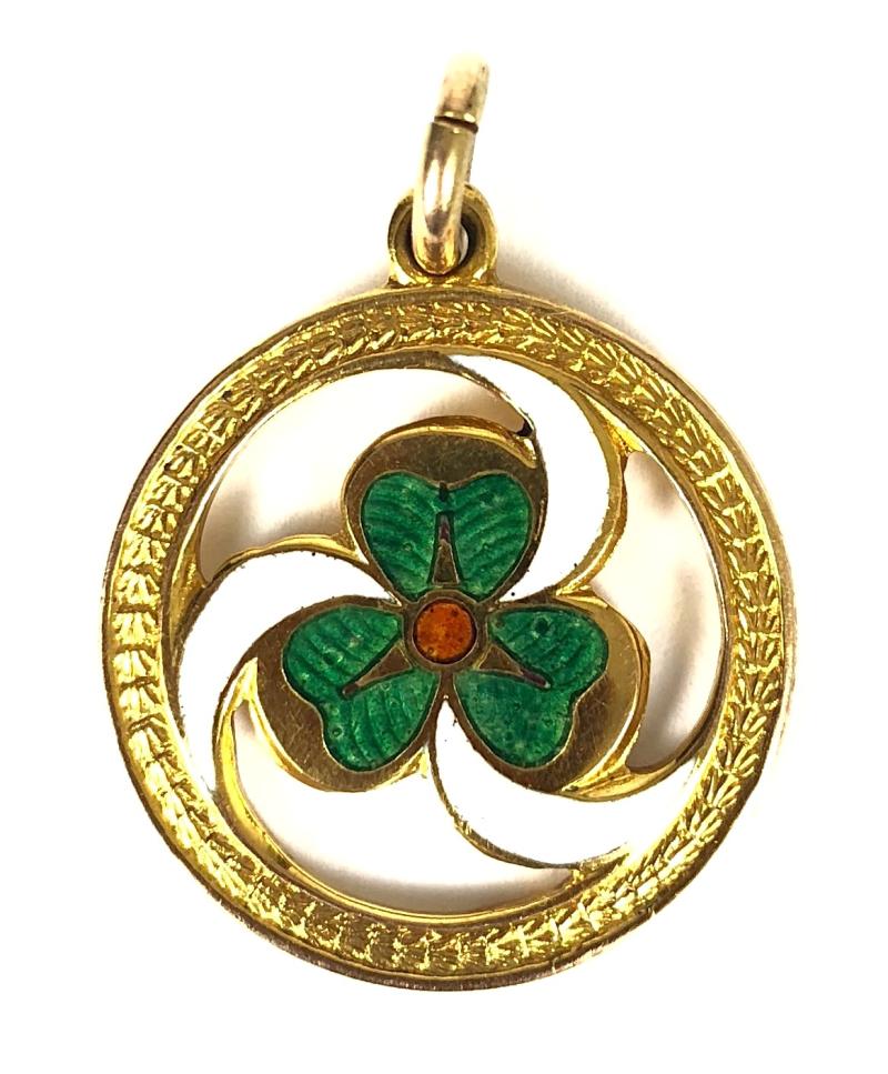 Girl Guides 1920 9 carat gold thanks badge