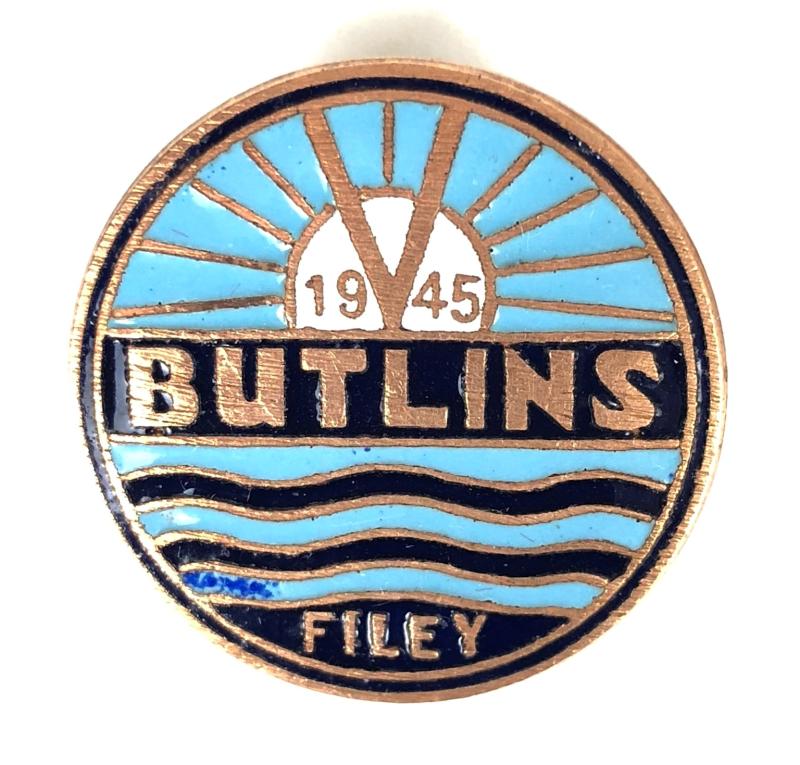 Butlins 1945 Filey Holiday Camp V for Victory badge
