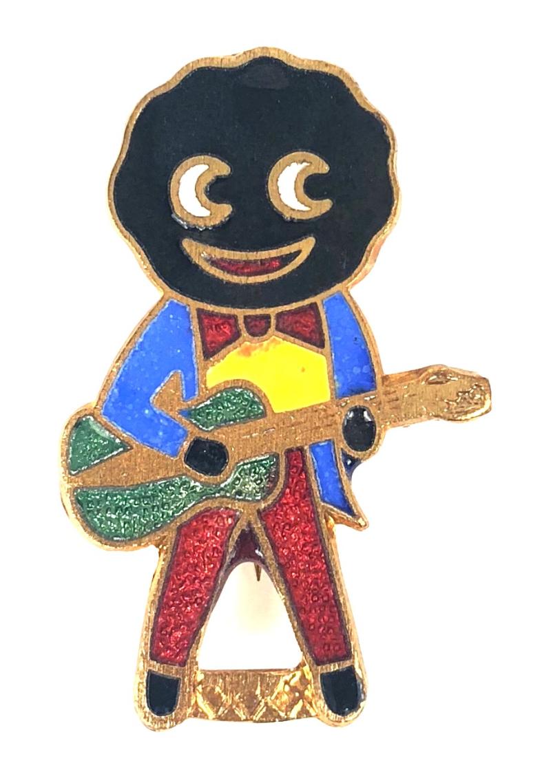 Robertsons 1970s Golly guitarist advertising badge R.E.V.Gomm