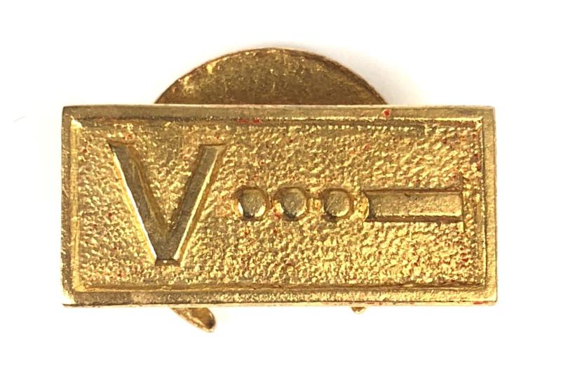 Churchills V For Victory morse code home front badge