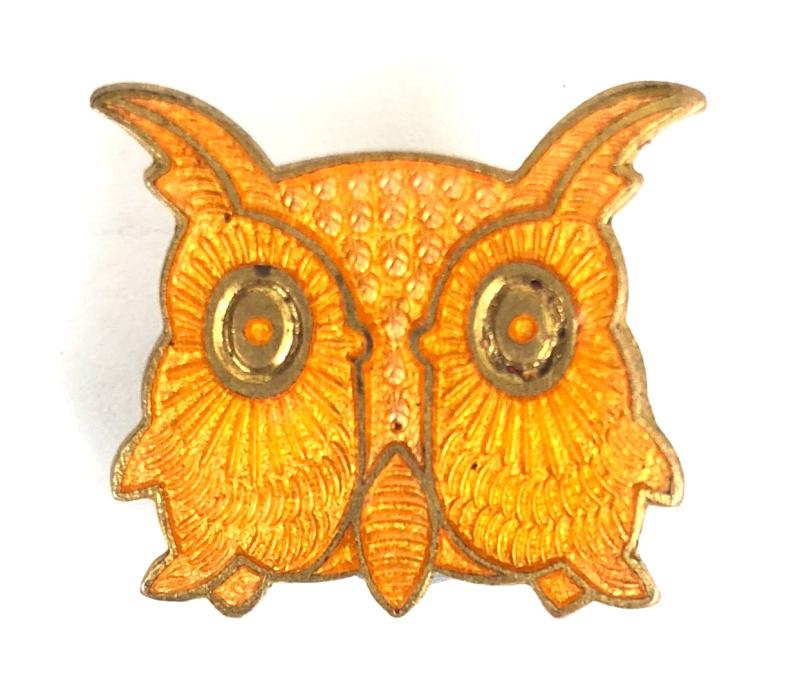 Girl Guides Brown Owl Leader yellow translucent enamel badge Collins London