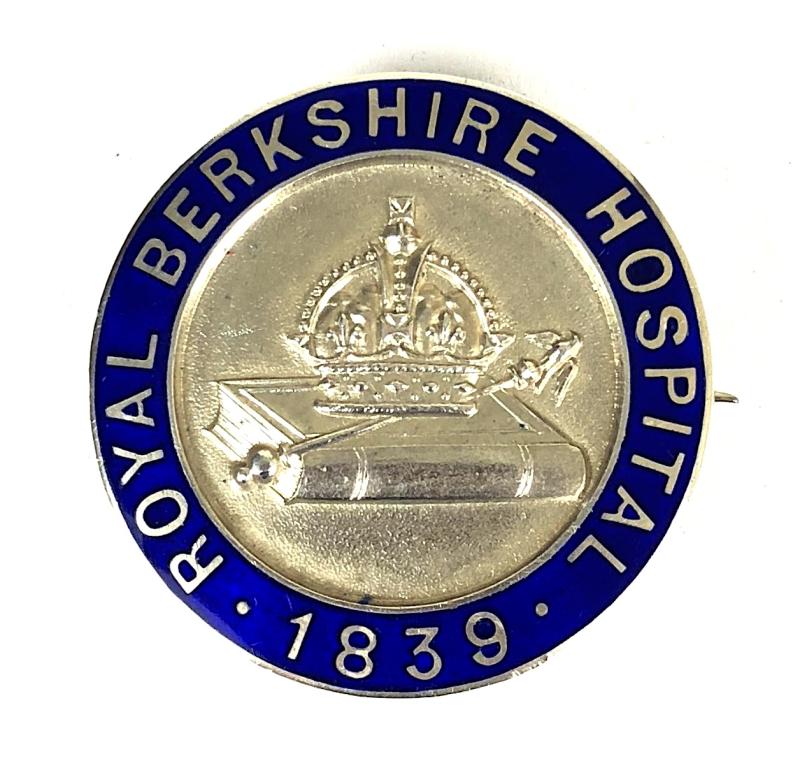 Royal Berkshire Hospital 1927 hallmarked silver nurses badge