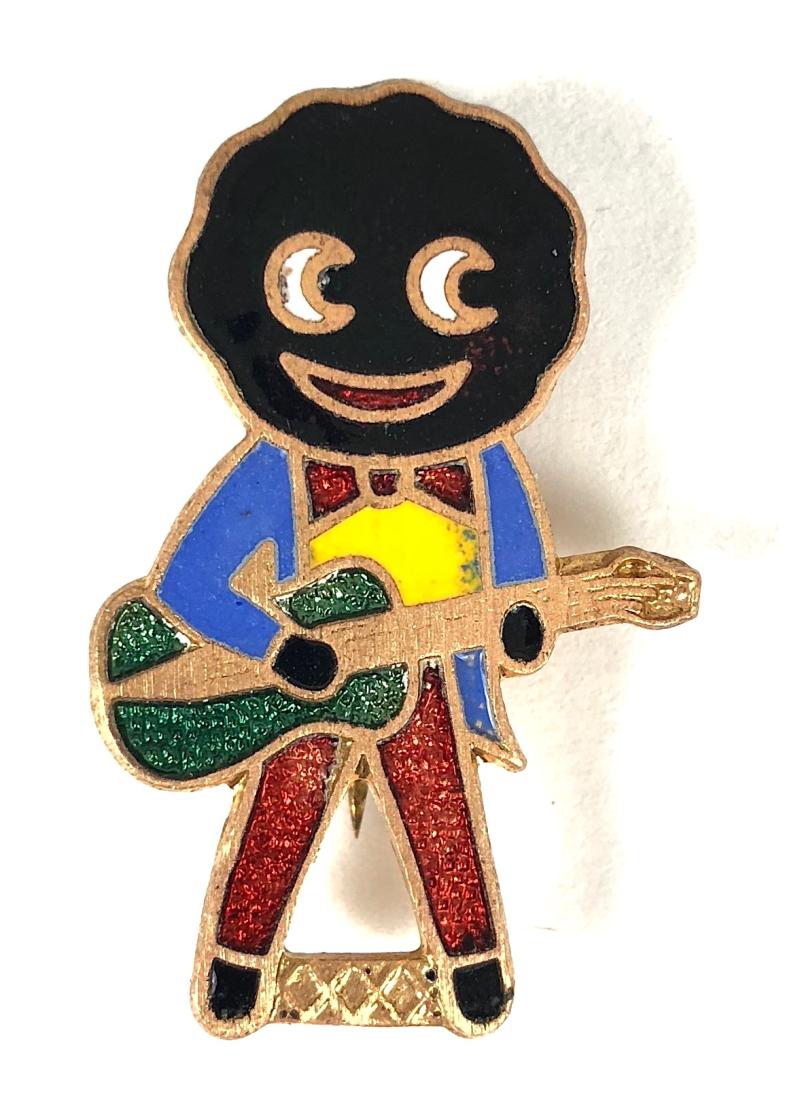 Robertsons 1970s Golly guitarist advertising badge R.E.V.Gomm