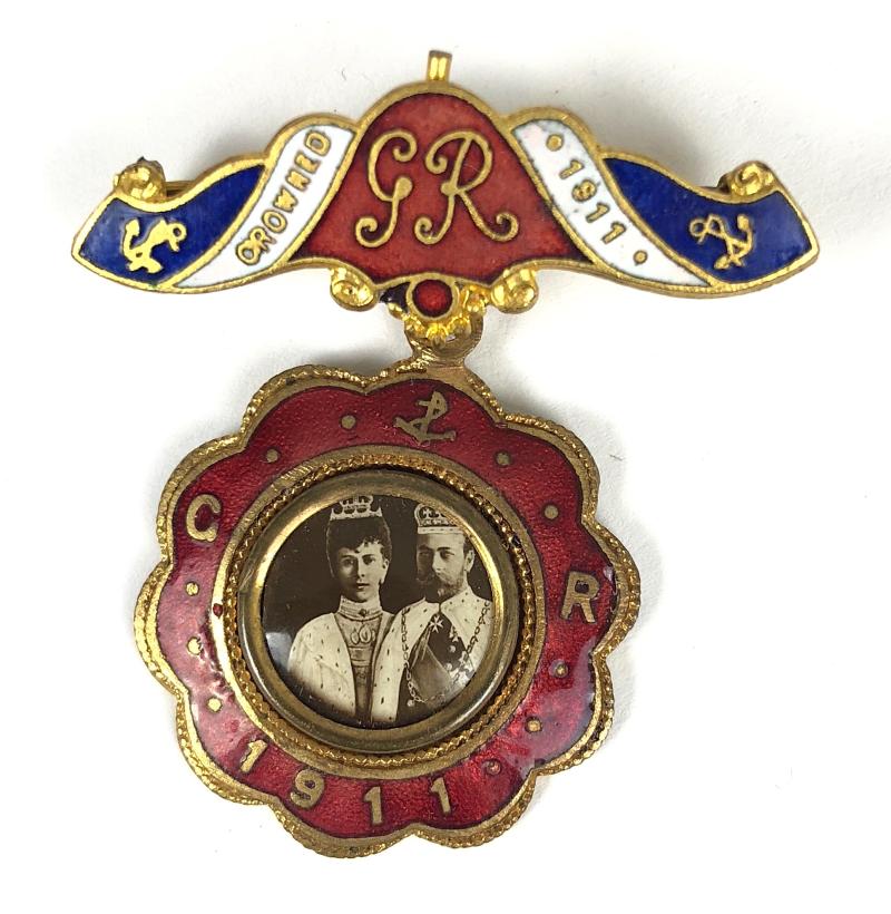 King George V and Queen Mary 1911 Coronation souvenir gilt & enamel badge