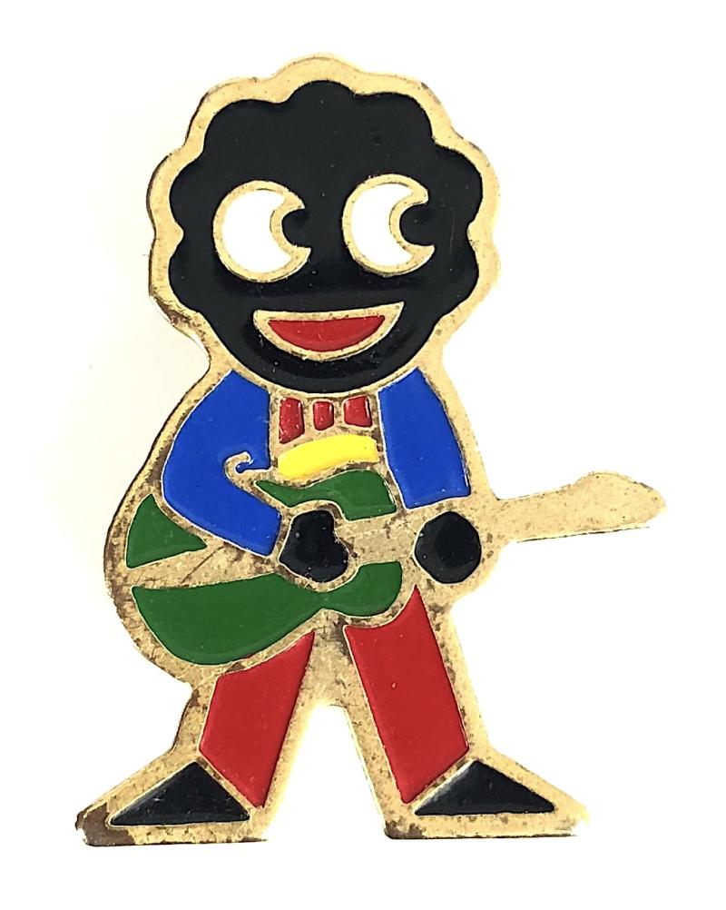 Robertsons 1980 Golly Guitarist advertising badge small yellow area