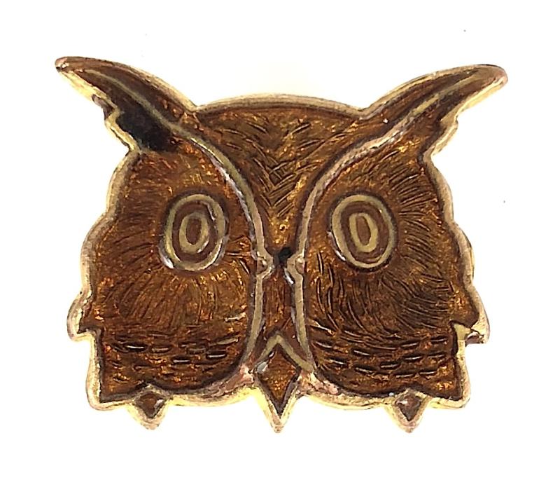 Girl Guides Brown Owl leader badge