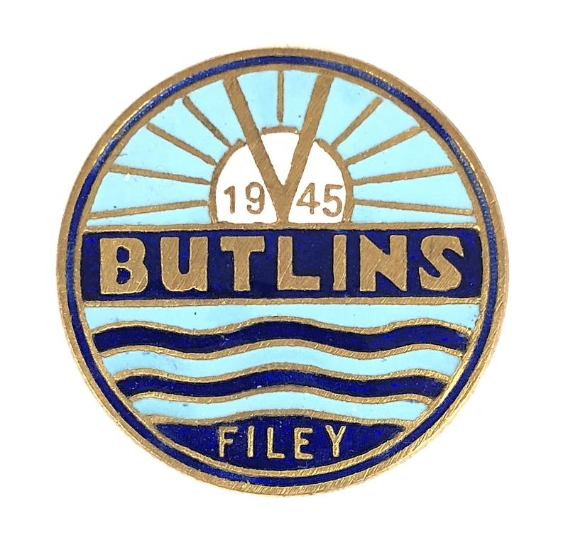 Butlins 1945 Filey Holiday Camp V for Victory badge