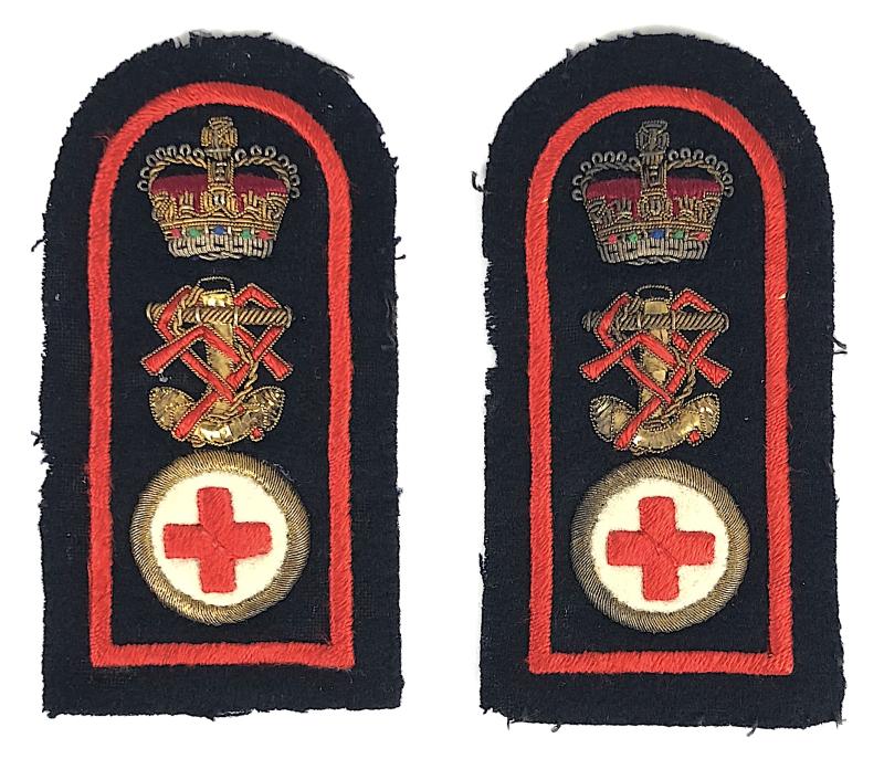 QARNNS Superintending Sister pair of tippet rank badges