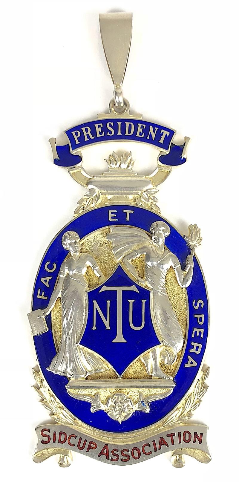 National Union of Teachers Sidcup Association 1936 Silver Gilt President Badge