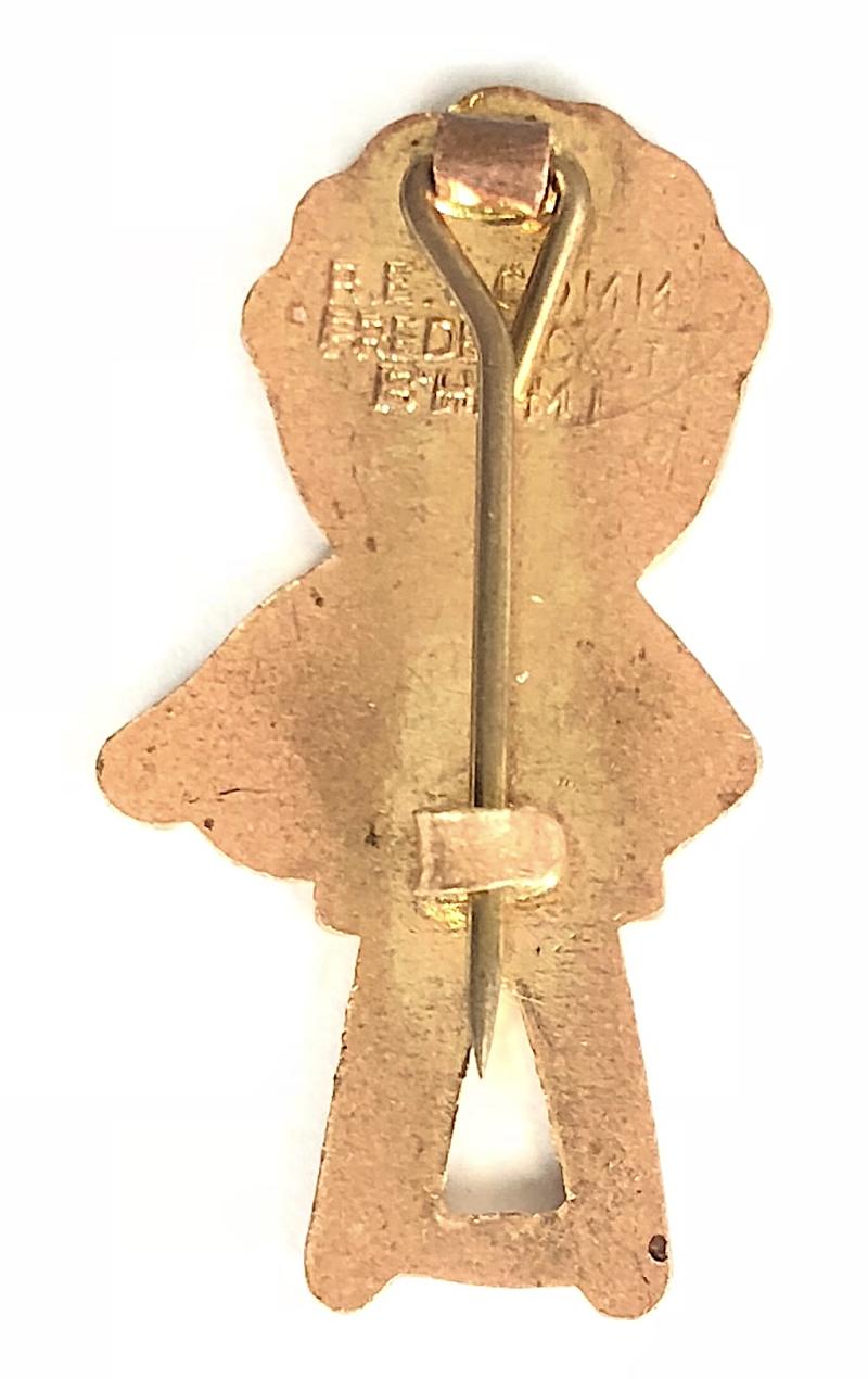 Robertsons 1970s Golly tennis player advertising badge R.E.V.Gomm