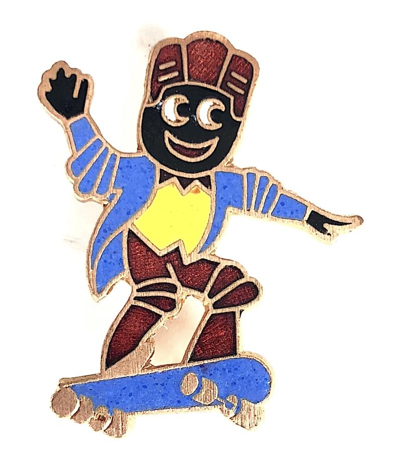 Robertsons 1970s Golly skateboarder advertising badge R.E.V.Gomm