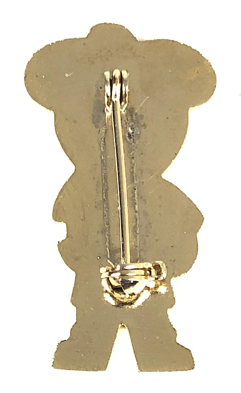 Robertsons 1990 Golly McGolly bagpiper badge rare white sporran