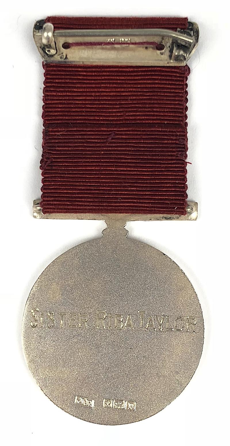 1914 American Womens War Hospital Paignton named silver badge