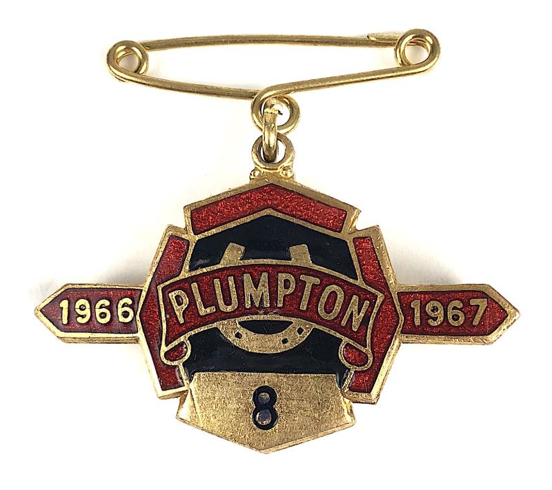 1966 -1967 Plumpton horse racing club pin badge