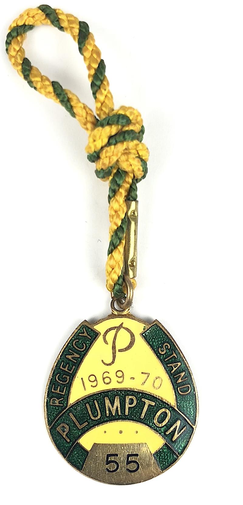 1969 -1970 Plumpton horse racing club gentlemans membership badge
