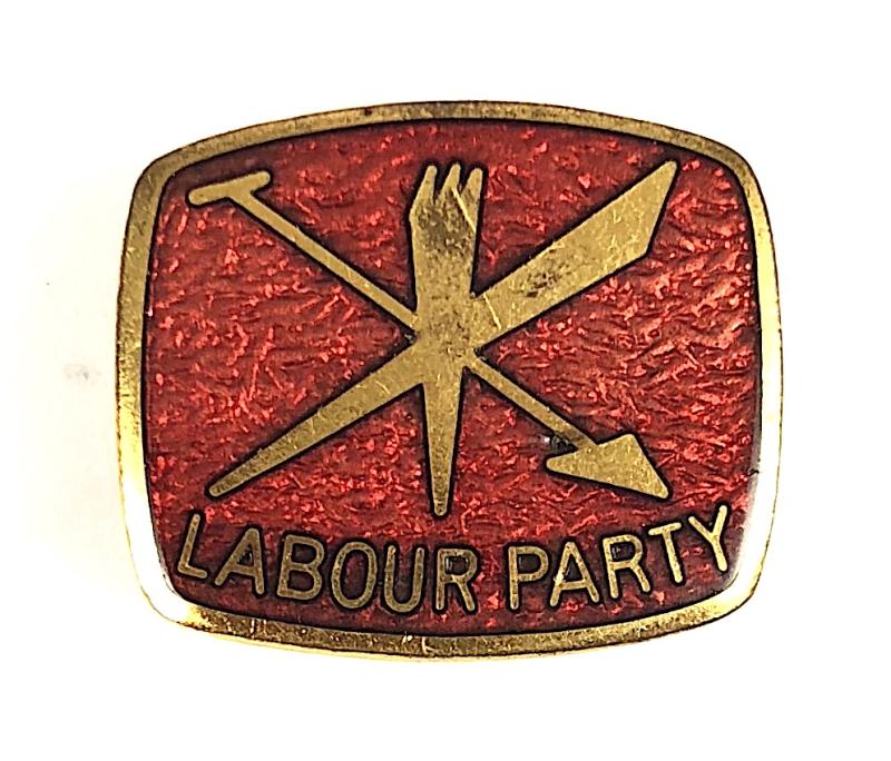 Labour Political Party supporters enamel badge c.1940's