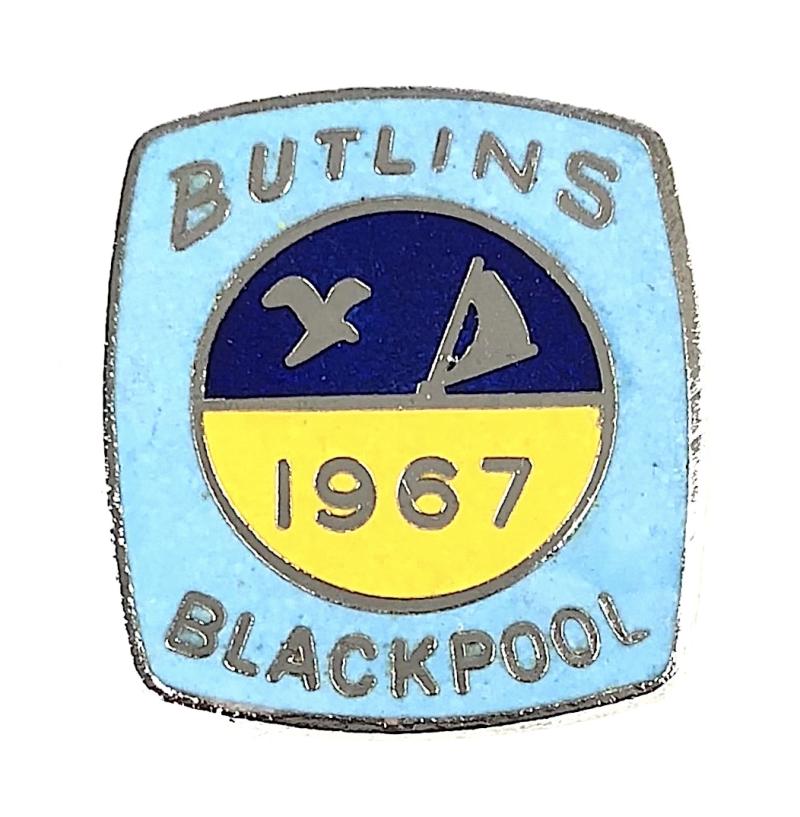Butlins 1967 Blackpool holiday camp bird & boat badge
