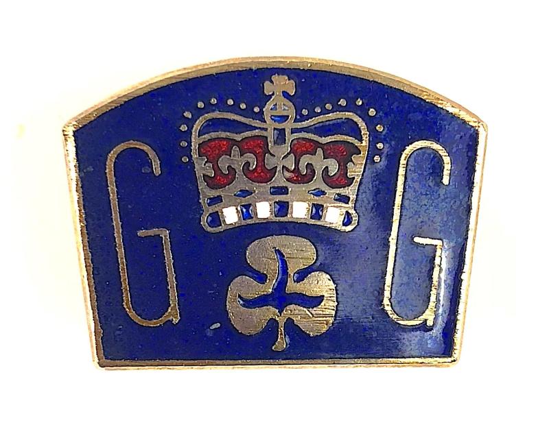 Girl Guides Queens Guide 1972 Issue gilt and enamel badge