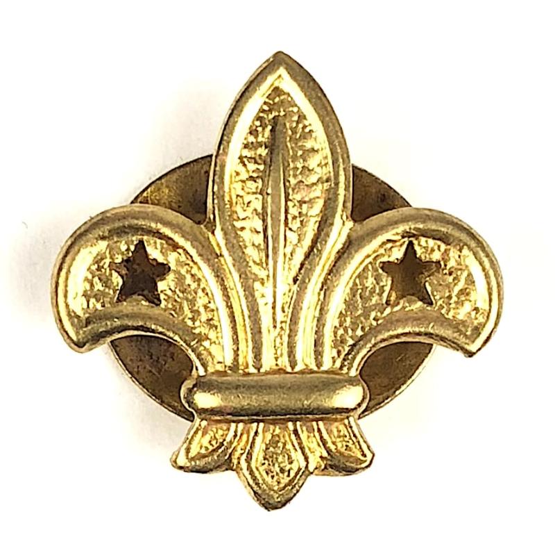Boy Scouts brass arrowhead round fitting lapel badge c.1914