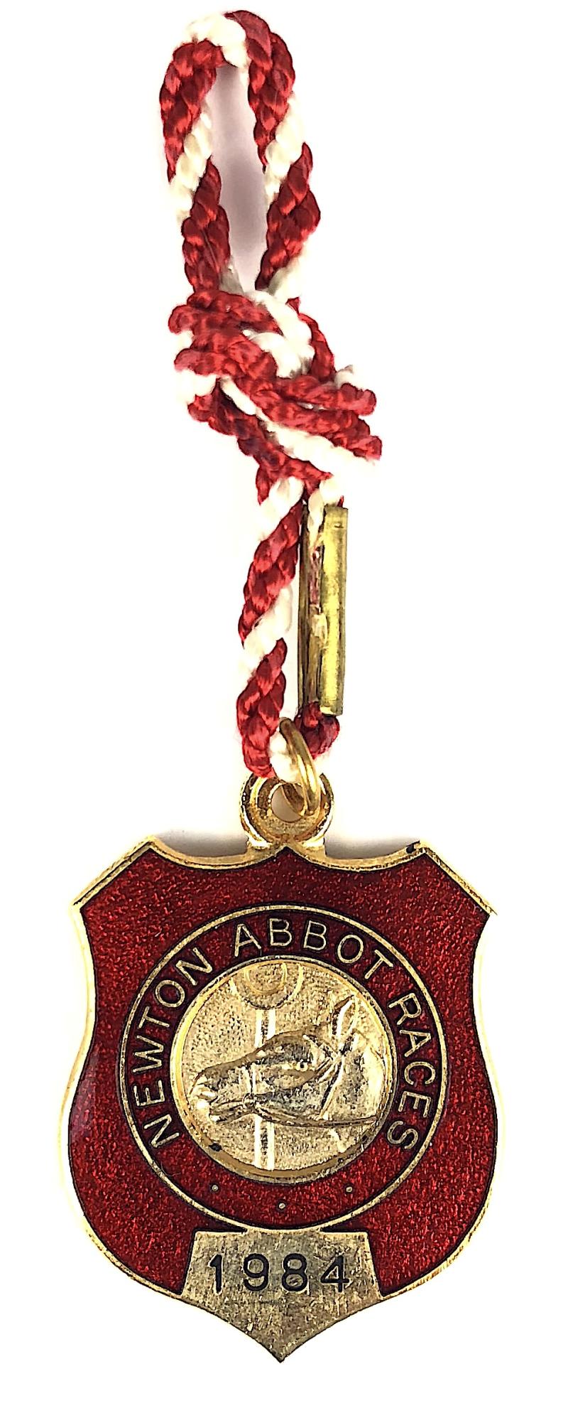 1984 Newton Abbot Races gentlemans horse racing club badge