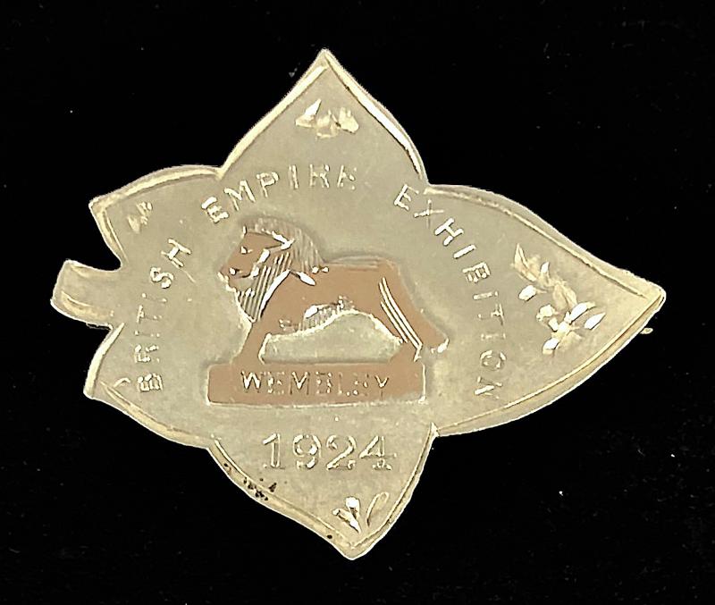 1924 British Empire Exhibition Wembley Herrick Lion maple leaf badge