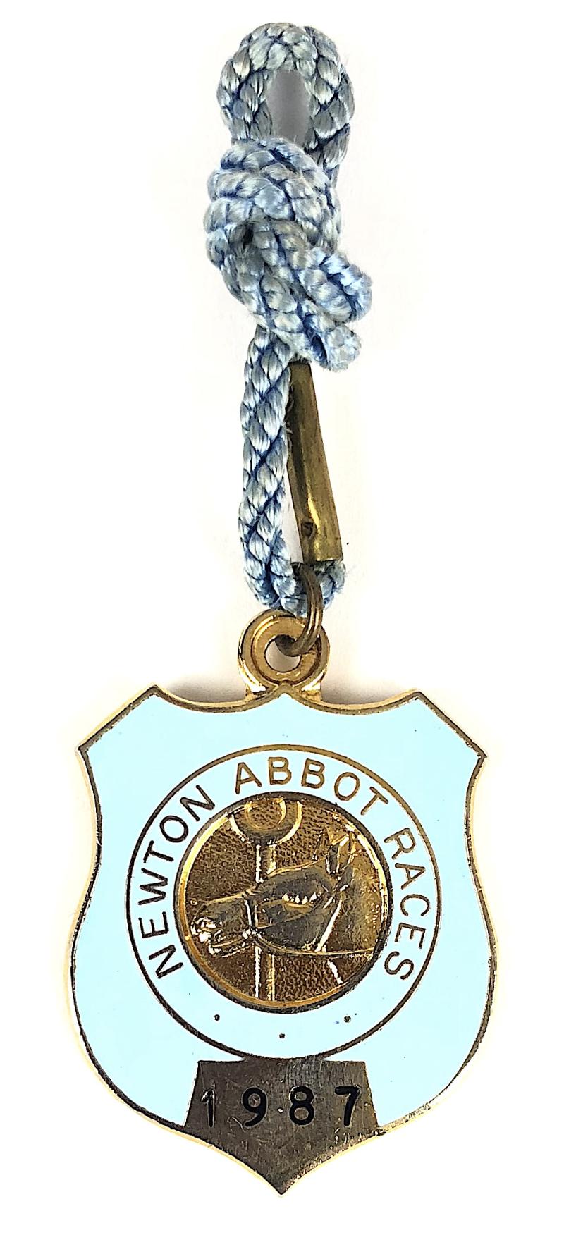 1987 Newton Abbot Races gentlemans horse racing club badge Devon