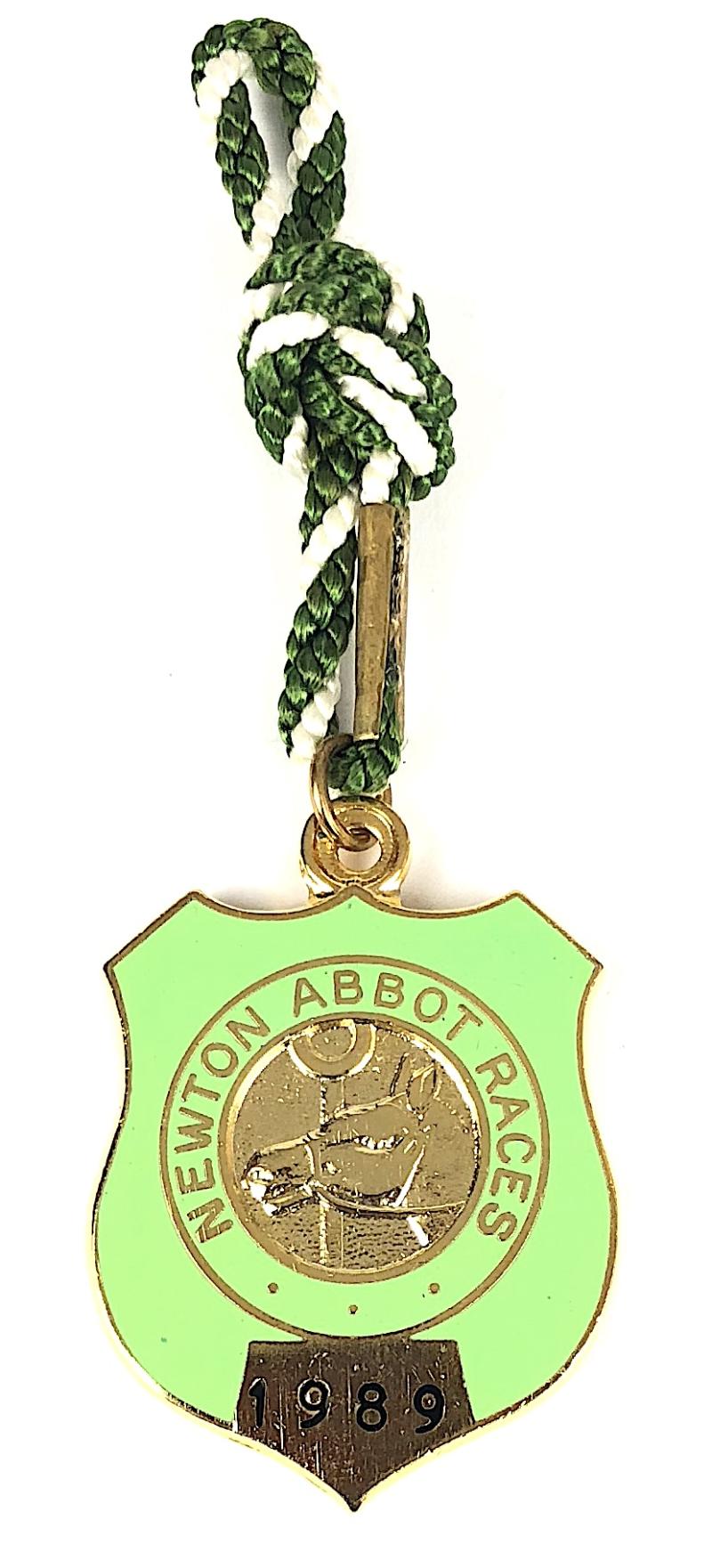 1989 Newton Abbot Races gentlemans horse racing club badge Devon
