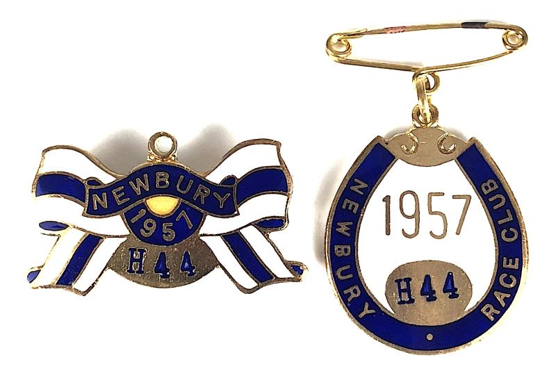 1957 Newbury Racecourse horse racing club Honorary pair of No H44 badges