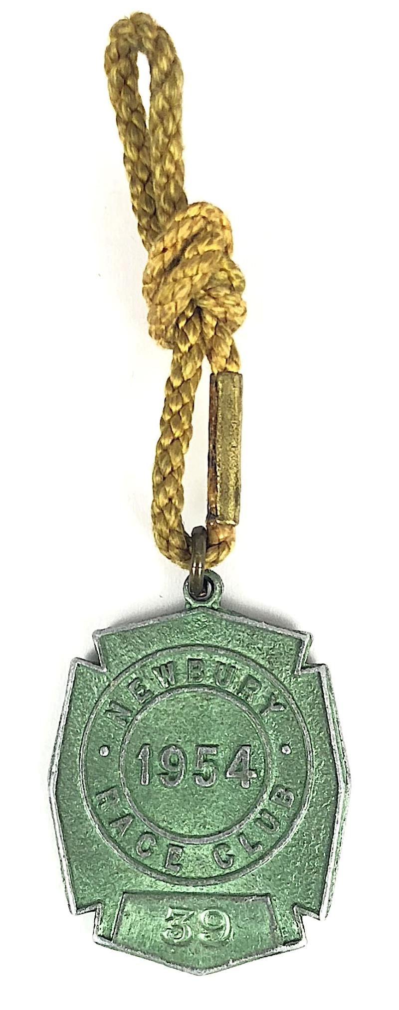 1954 Newbury Racecourse gentlemans horse racing club non-enamelled badge