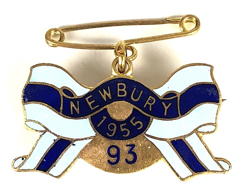 1955 Newbury Racecourse horse racing club ladies bow badge